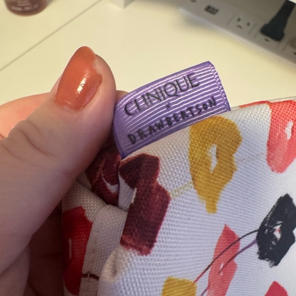💕Clinique Makeup Bag - Picture 2 of 4